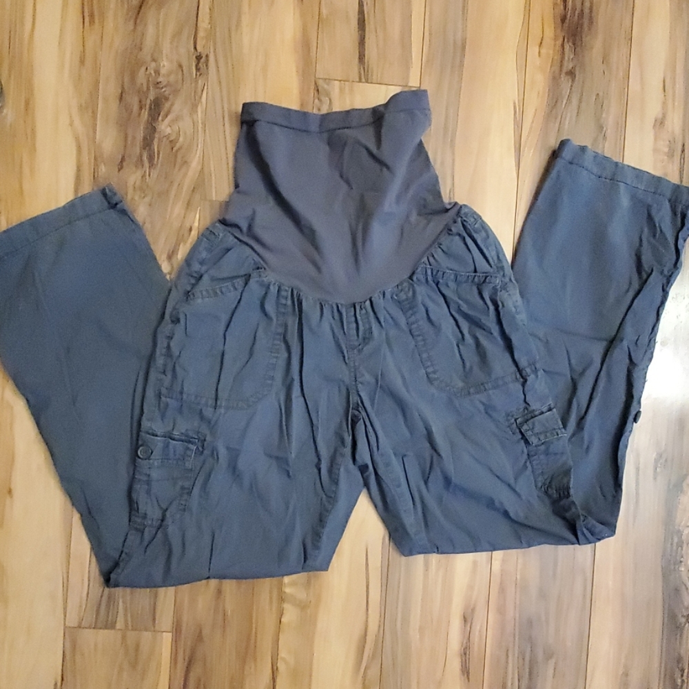 🤰 2/$20 Motherhood cargo maternity pant